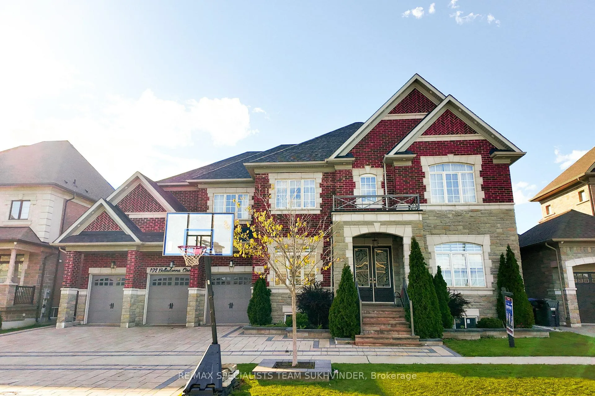 Photo 1 of 102 Belladonna Circle, Brampton, Toronto Gore Rural Estate — HOMEH