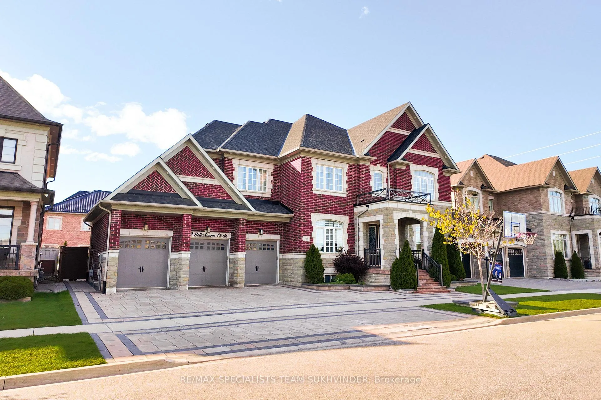 Photo 2 of 102 Belladonna Circle, Brampton, Toronto Gore Rural Estate — HOMEH