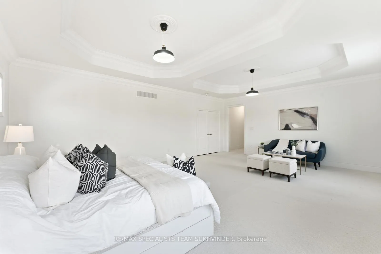Photo 18 of 102 Belladonna Circle, Brampton, Toronto Gore Rural Estate — HOMEH