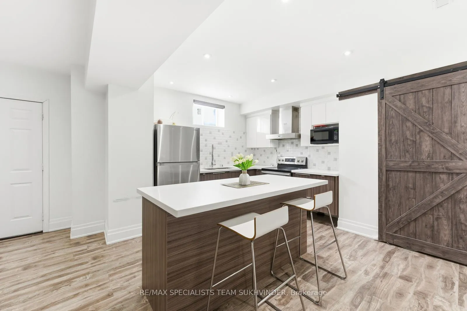 Photo 28 of 102 Belladonna Circle, Brampton, Toronto Gore Rural Estate — HOMEH