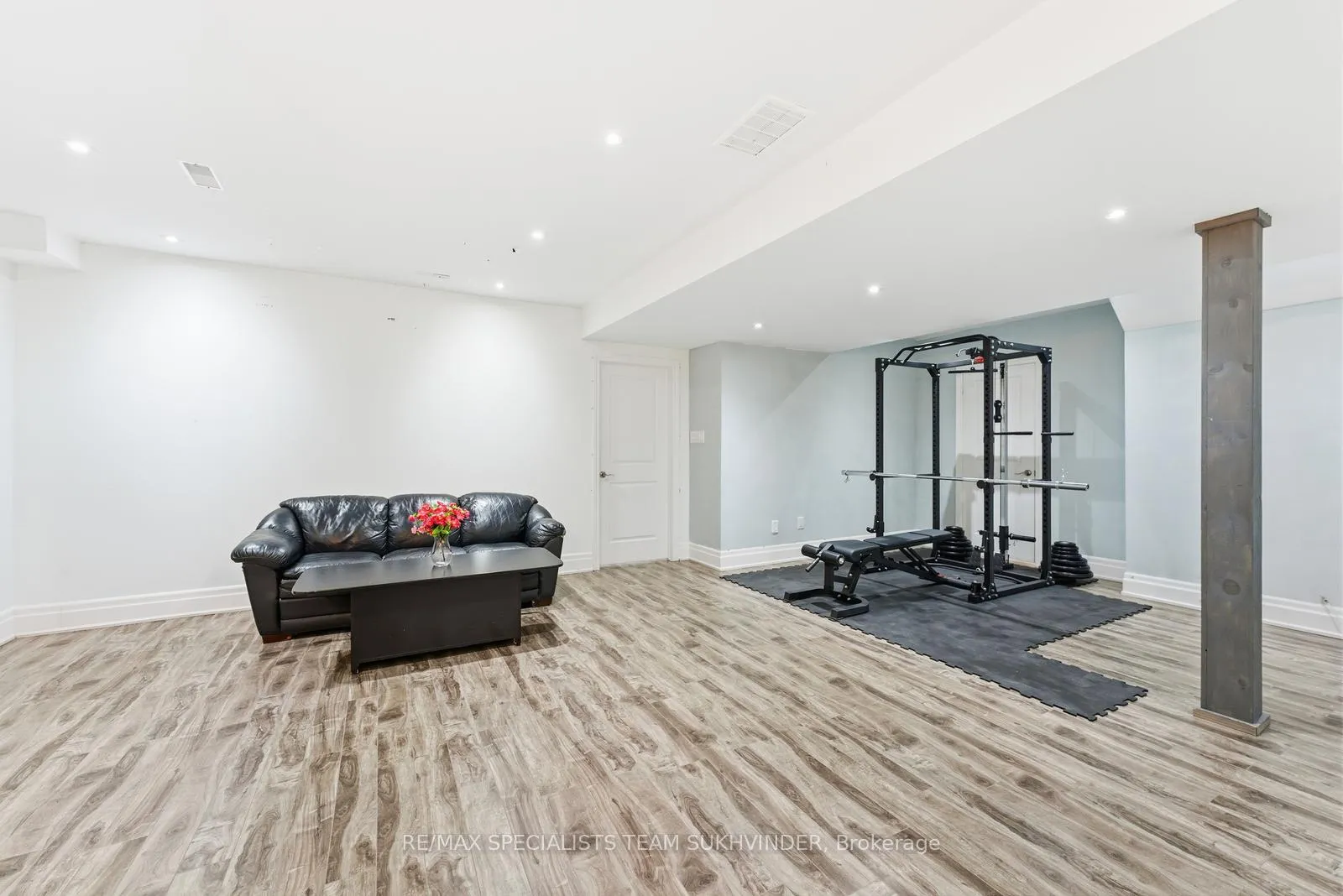 Photo 31 of 102 Belladonna Circle, Brampton, Toronto Gore Rural Estate — HOMEH