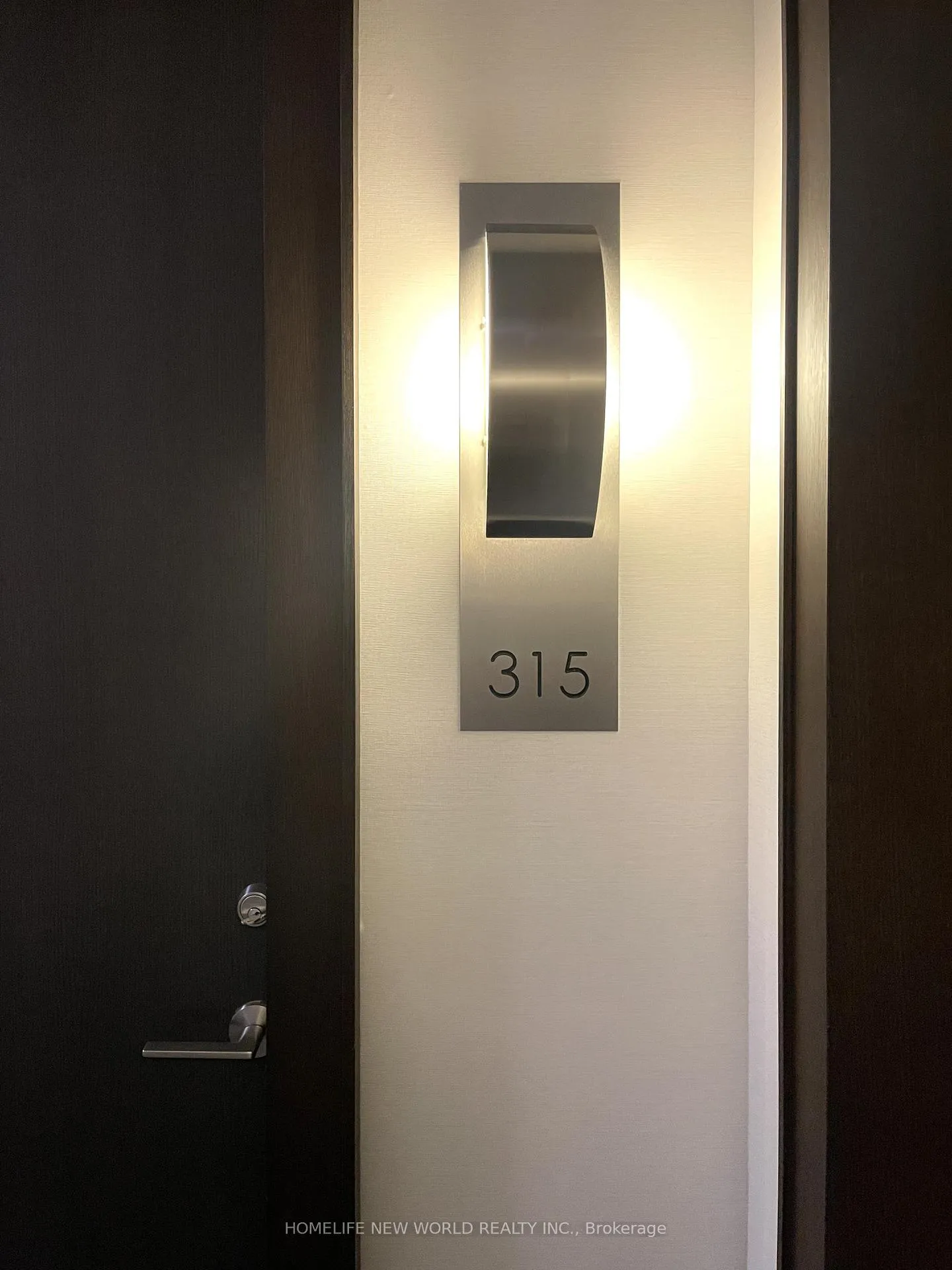 Front of Unit 315, 399 Adelaide Street W