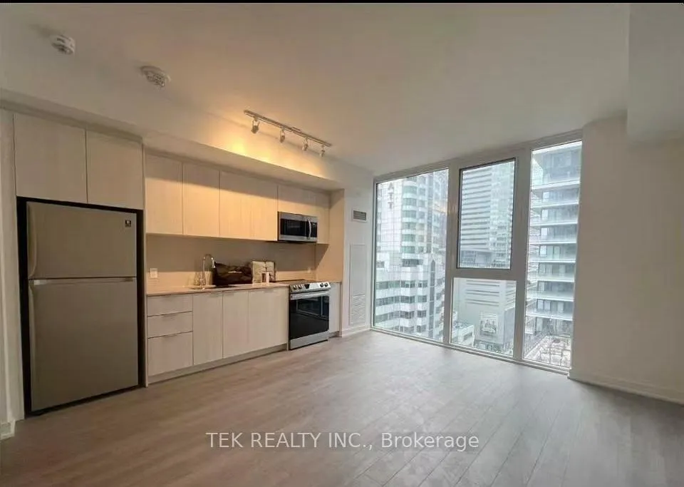 Photo 2 of Unit 1004, 357 King Street W, Toronto, Waterfront Communities — HOMEH