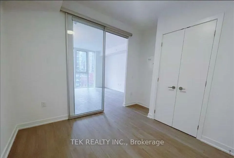Photo 4 of Unit 1004, 357 King Street W, Toronto, Waterfront Communities — HOMEH