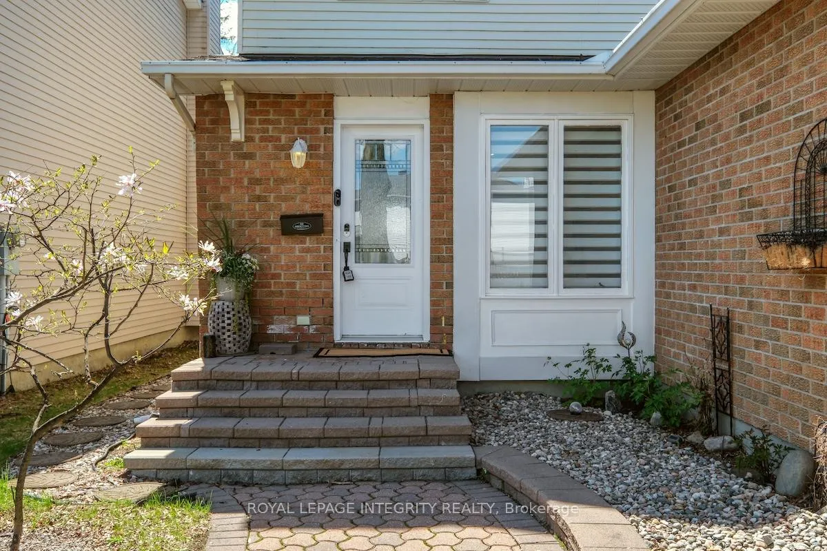 Photo 3 of 1575 Des Grives Crescent, Ottawa, Orleans/Sunridge — HOMEH