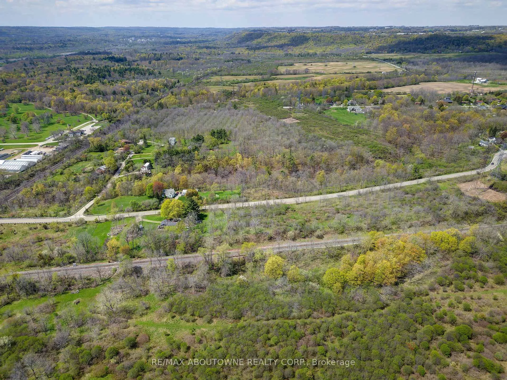 Photo 3 of 99 Old Guelph Road, Hamilton, Pleasant View — HOMEH