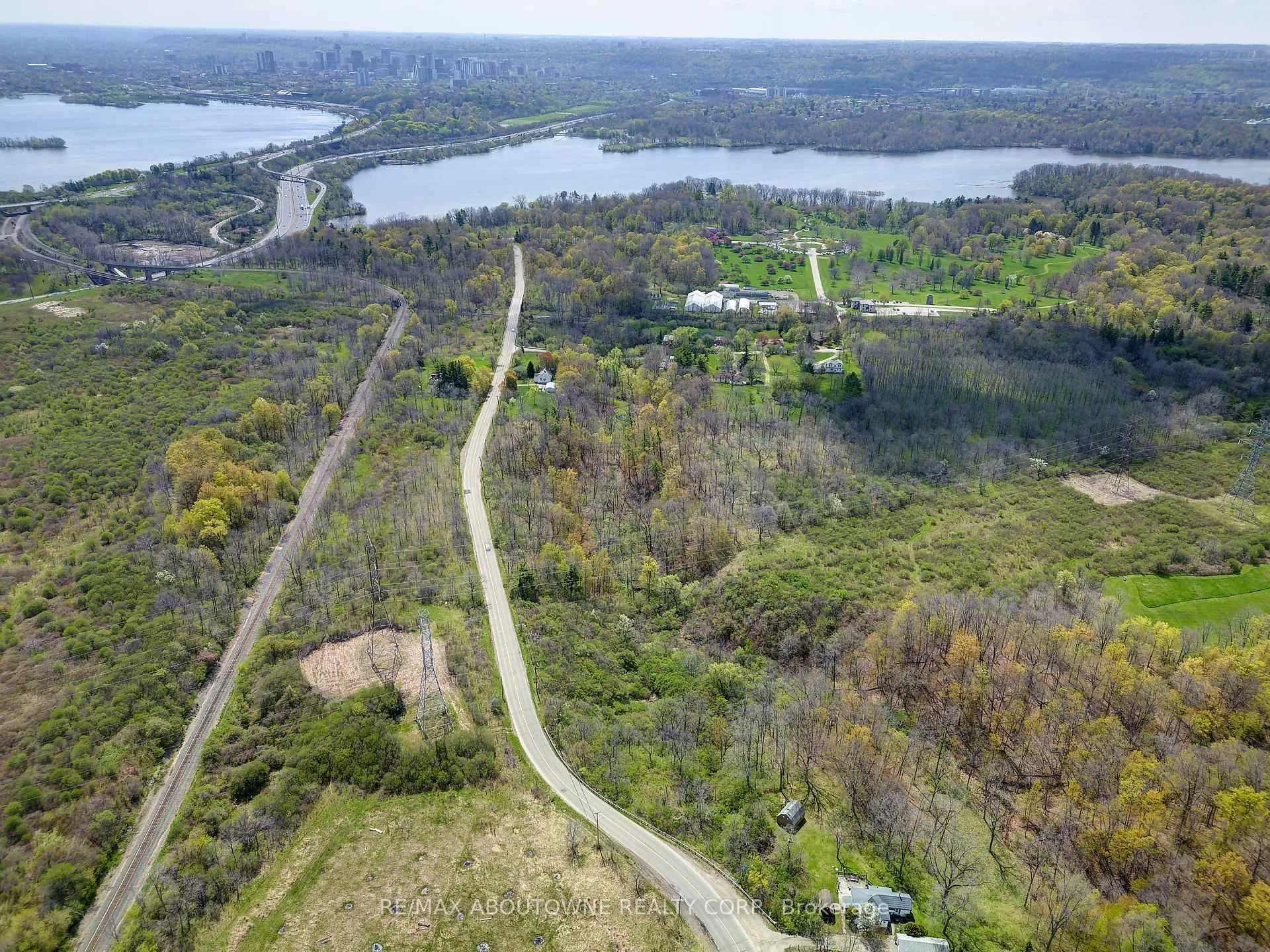 Photo 4 of 99 Old Guelph Road, Hamilton, Pleasant View — HOMEH