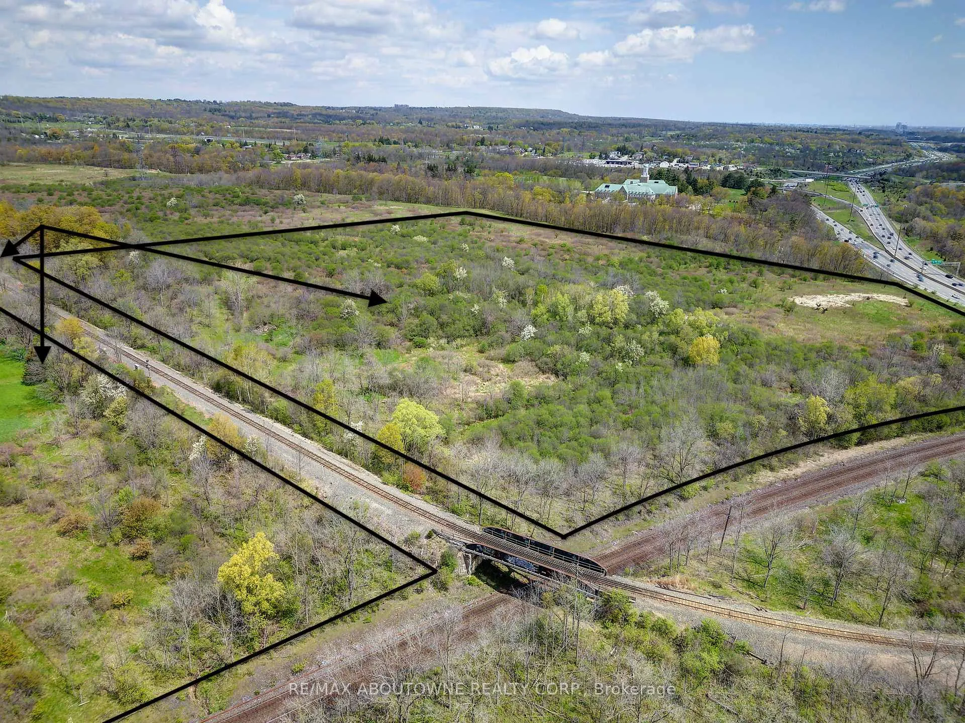 Photo 9 of 99 Old Guelph Road, Hamilton, Pleasant View — HOMEH