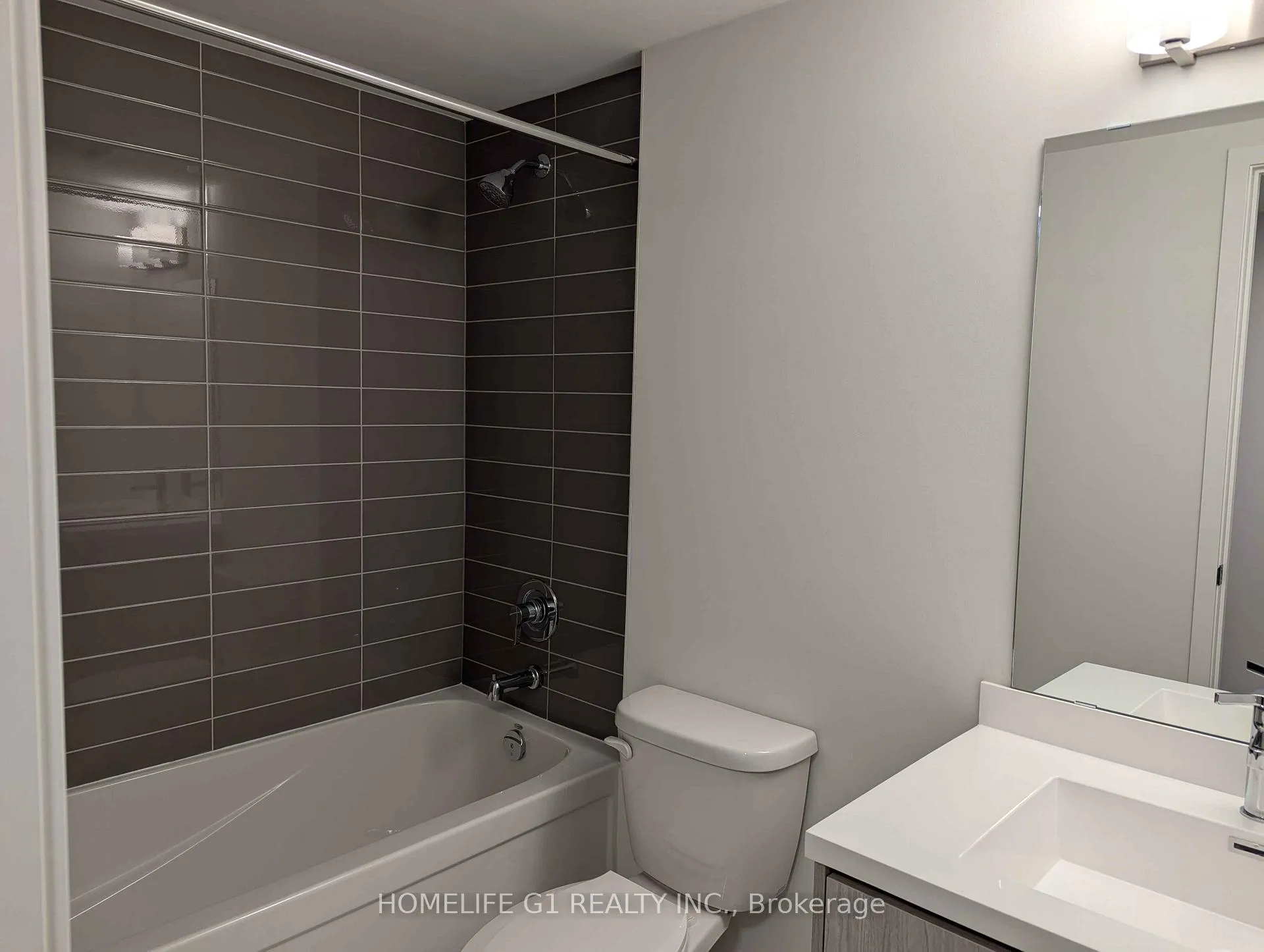 Photo 10 of 150 Honeycrisp Crescent, Vaughan, Vaughan Corporate Centre — HOMEH
