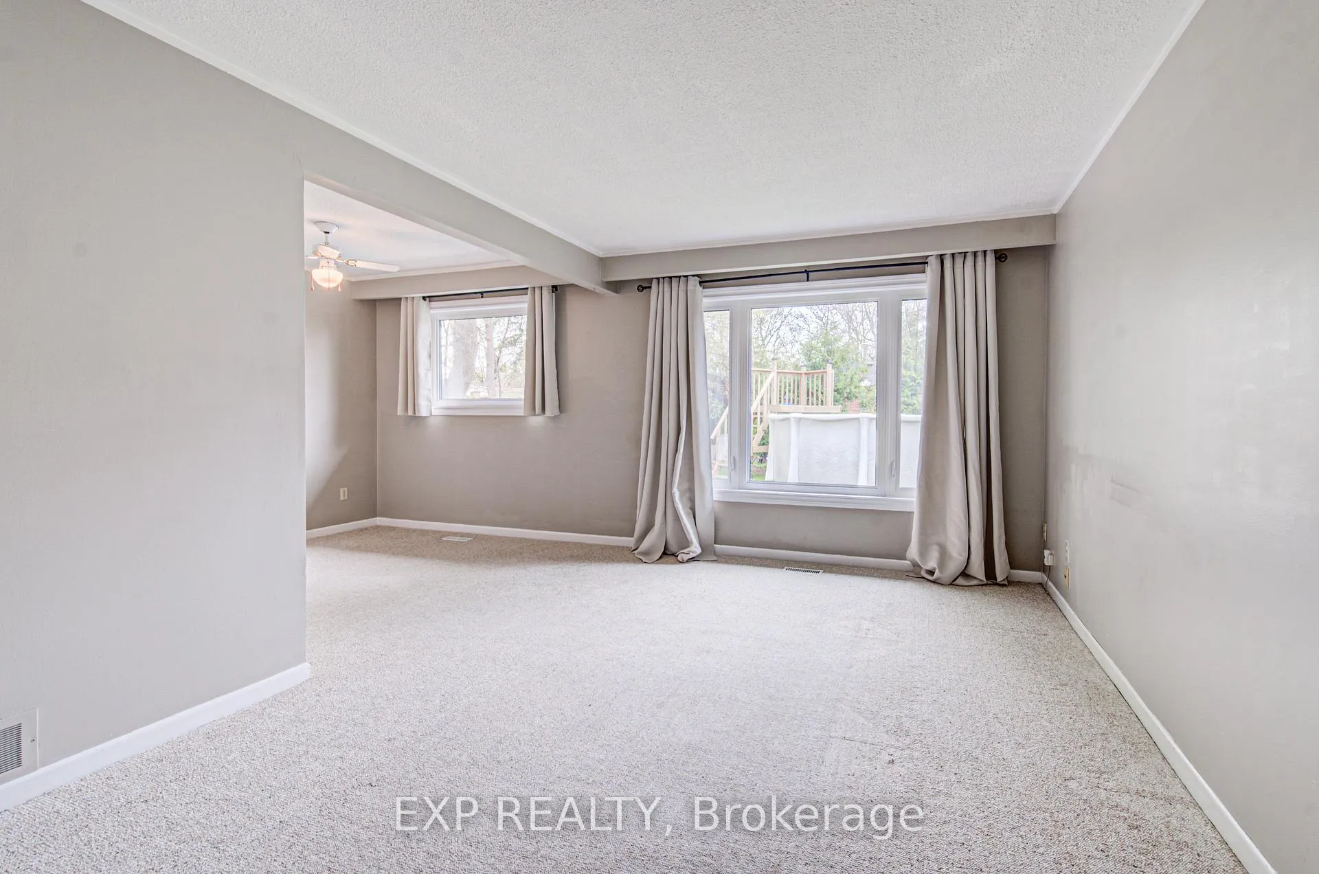 Photo 7 of 8 Sanford Crescent, Brampton, Northwood Park — HOMEH