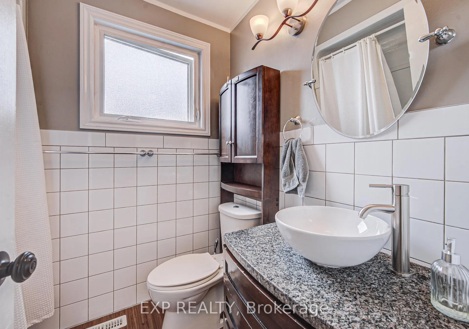 Photo 16 of 8 Sanford Crescent, Brampton, Northwood Park — HOMEH