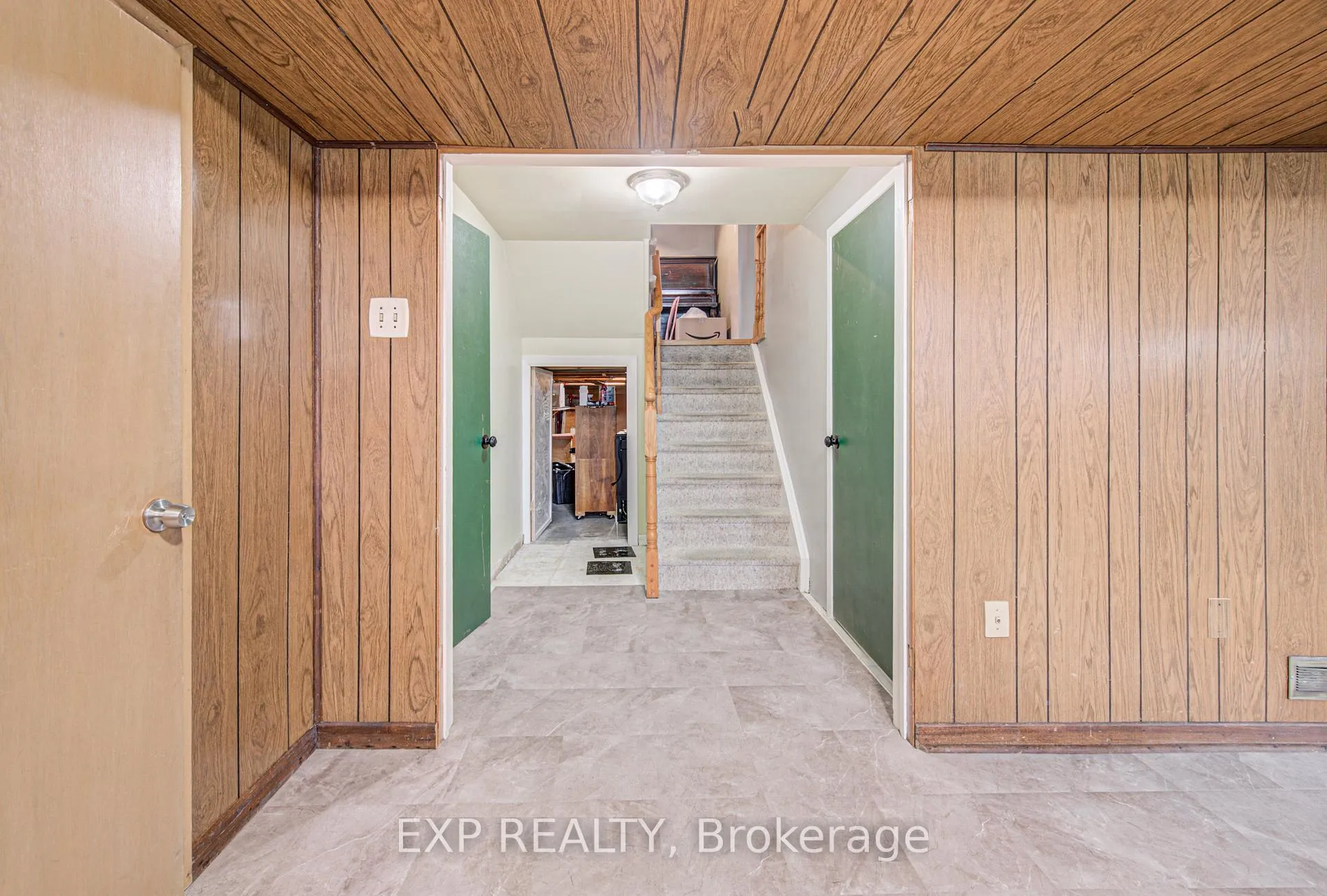 Photo 23 of 8 Sanford Crescent, Brampton, Northwood Park — HOMEH