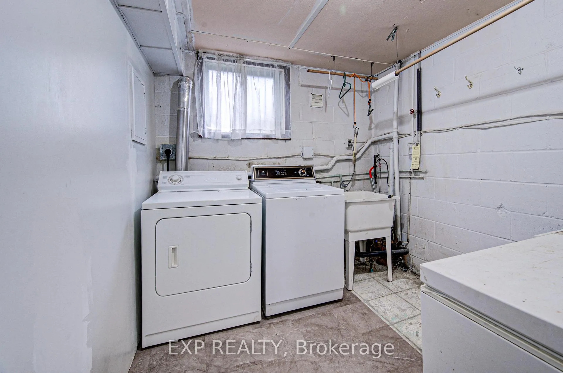 Photo 26 of 8 Sanford Crescent, Brampton, Northwood Park — HOMEH