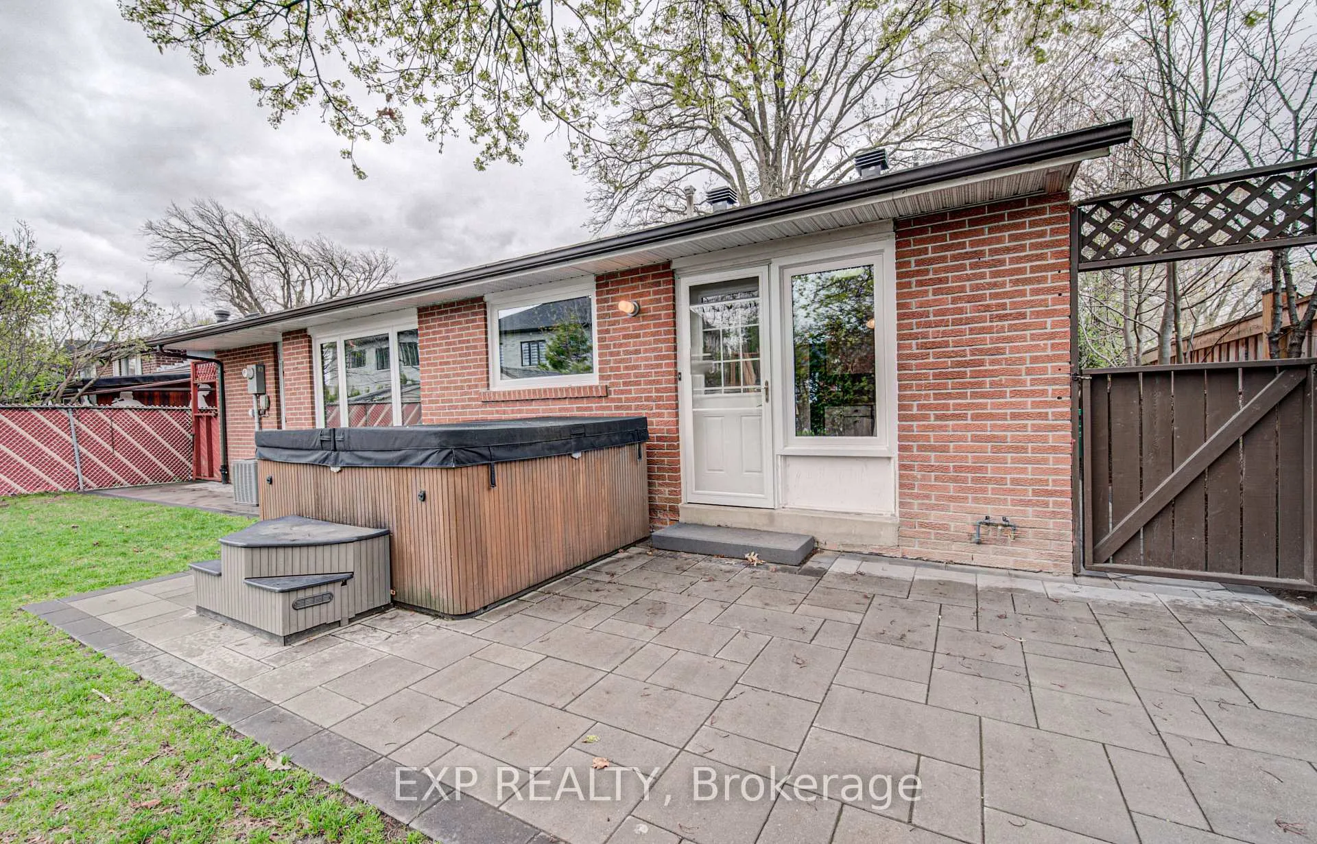Photo 28 of 8 Sanford Crescent, Brampton, Northwood Park — HOMEH
