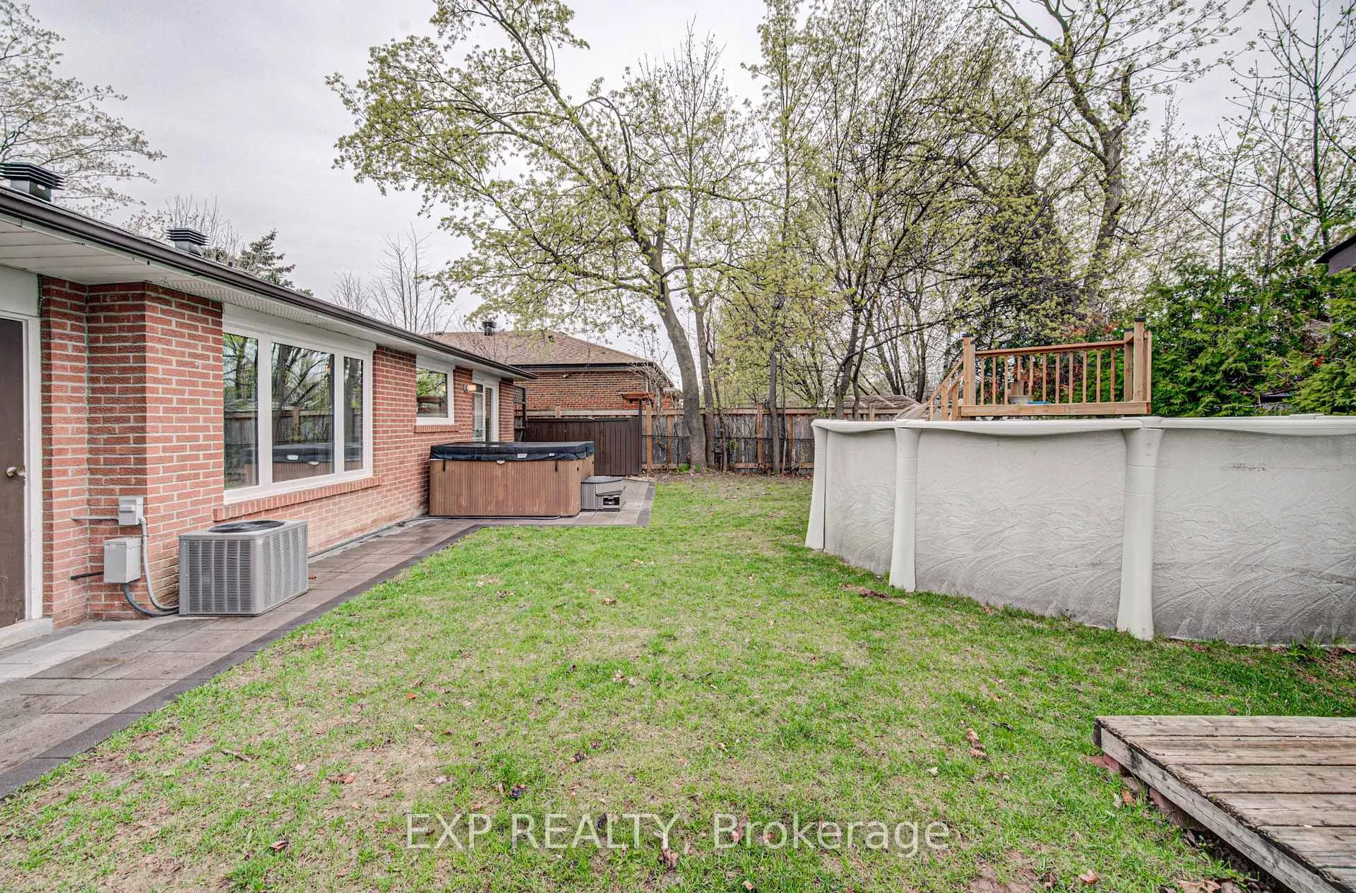Photo 34 of 8 Sanford Crescent, Brampton, Northwood Park — HOMEH