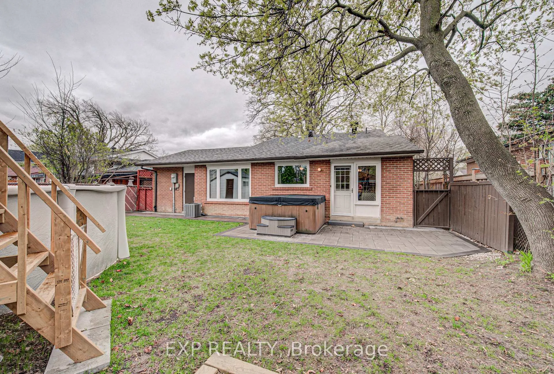 Photo 37 of 8 Sanford Crescent, Brampton, Northwood Park — HOMEH