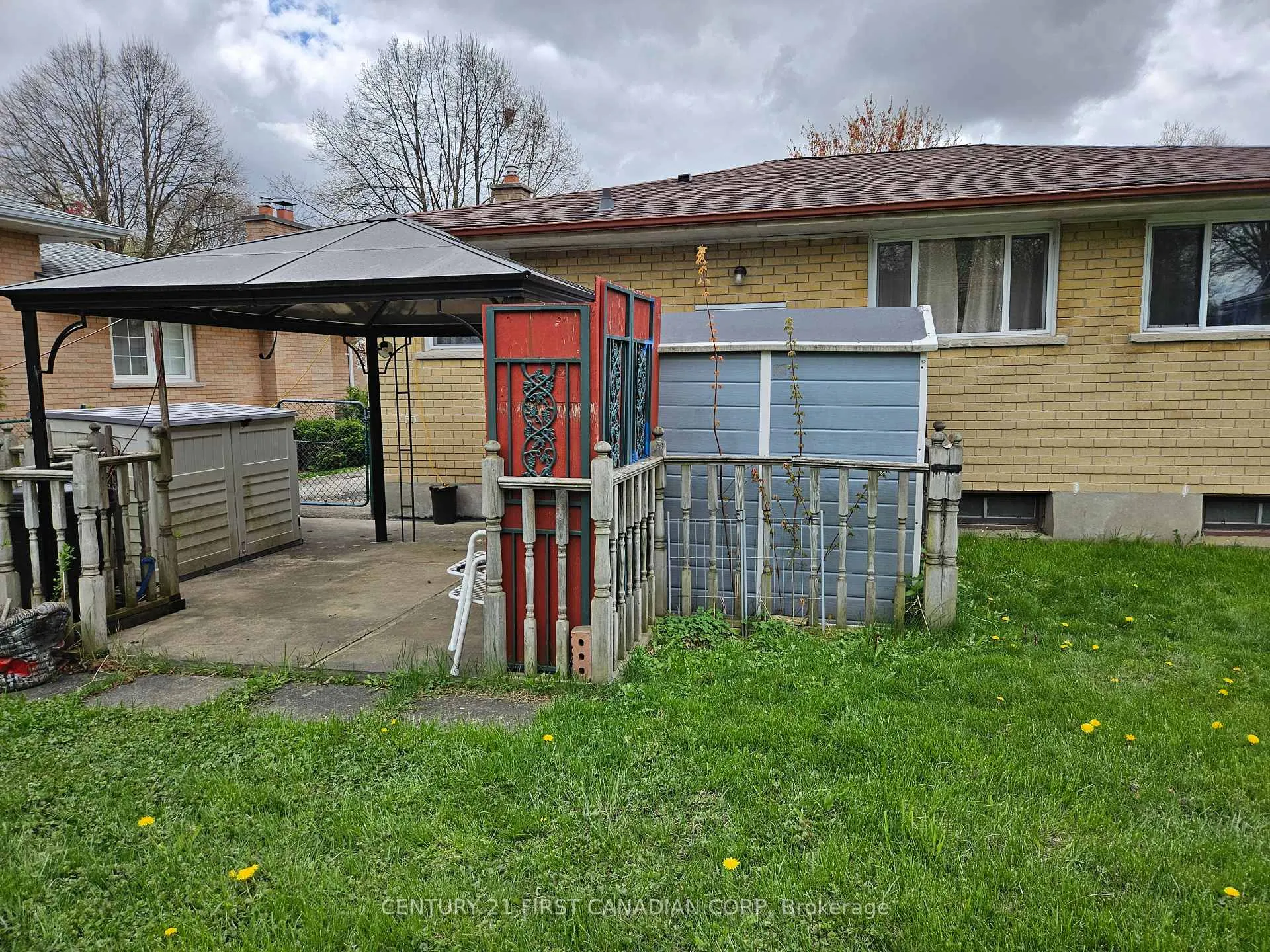 Photo 5 of 61 Alayne Crescent, London, South X — HOMEH