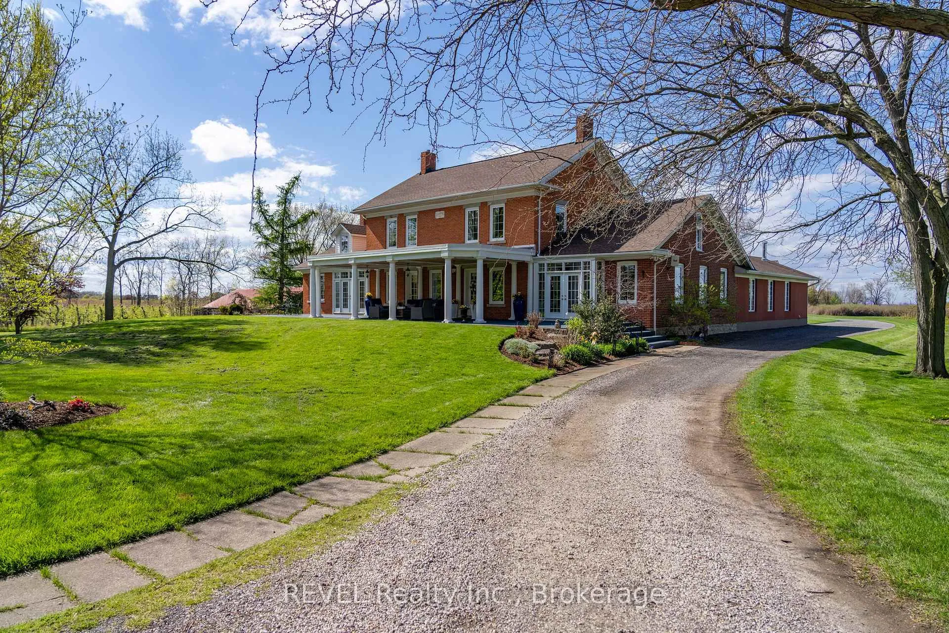 Photo 1 of 4280 Cherry Avenue, Lincoln, Beamsville — HOMEH