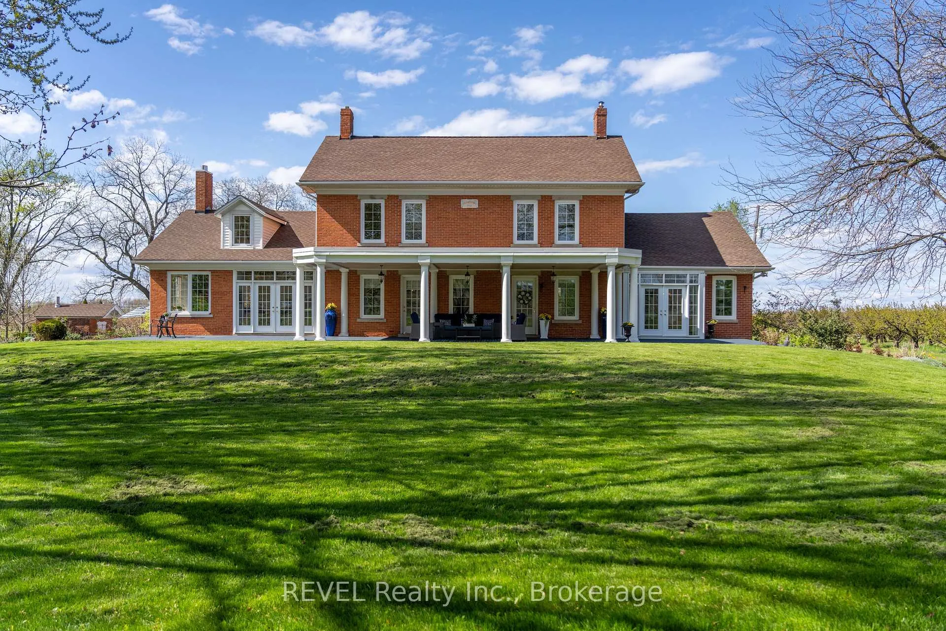 Photo 2 of 4280 Cherry Avenue, Lincoln, Beamsville — HOMEH