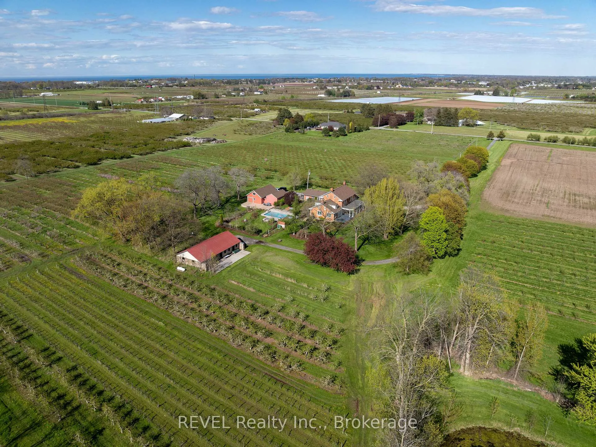 Photo 4 of 4280 Cherry Avenue, Lincoln, Beamsville — HOMEH