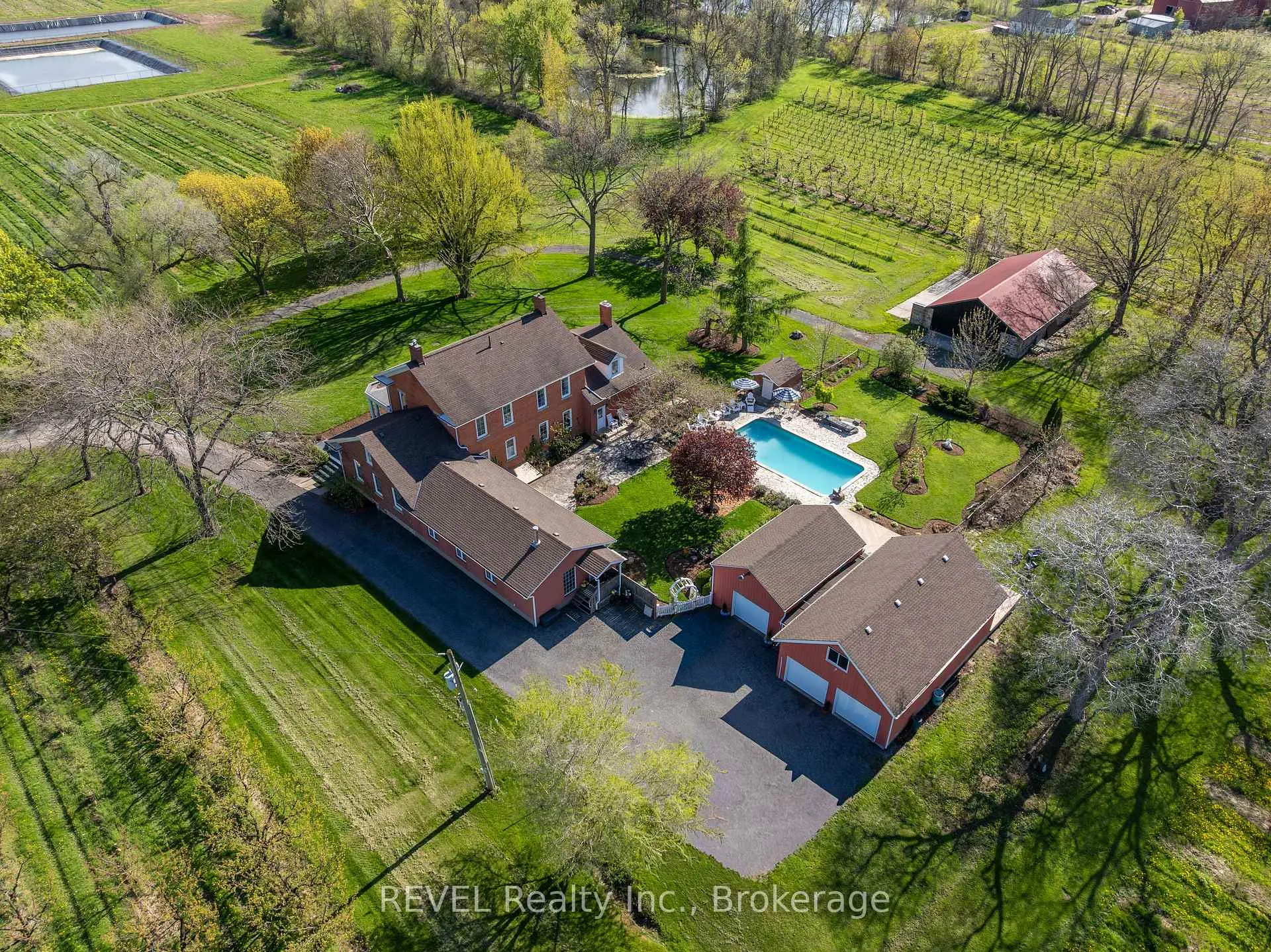 Photo 8 of 4280 Cherry Avenue, Lincoln, Beamsville — HOMEH