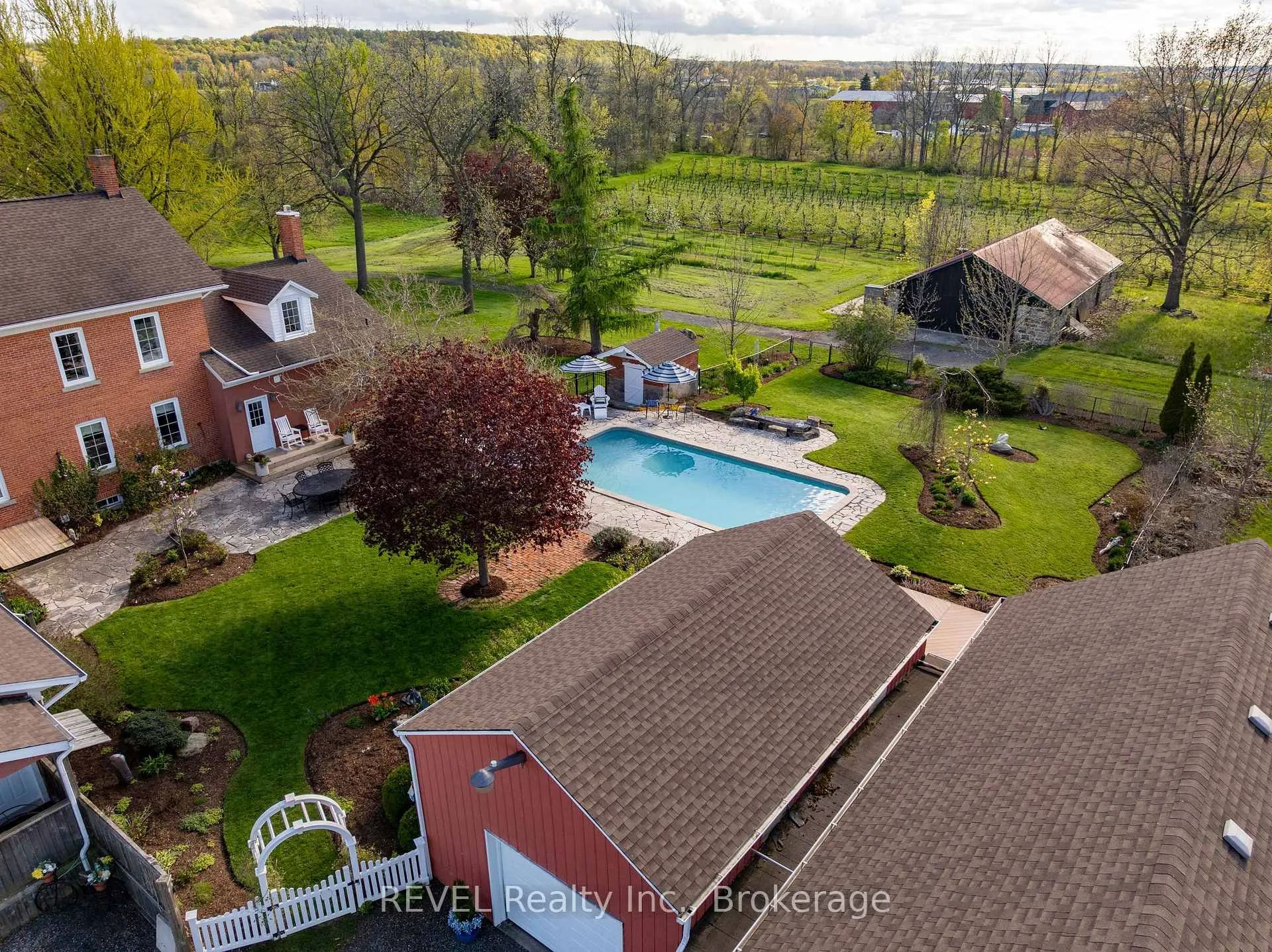 Photo 12 of 4280 Cherry Avenue, Lincoln, Beamsville — HOMEH