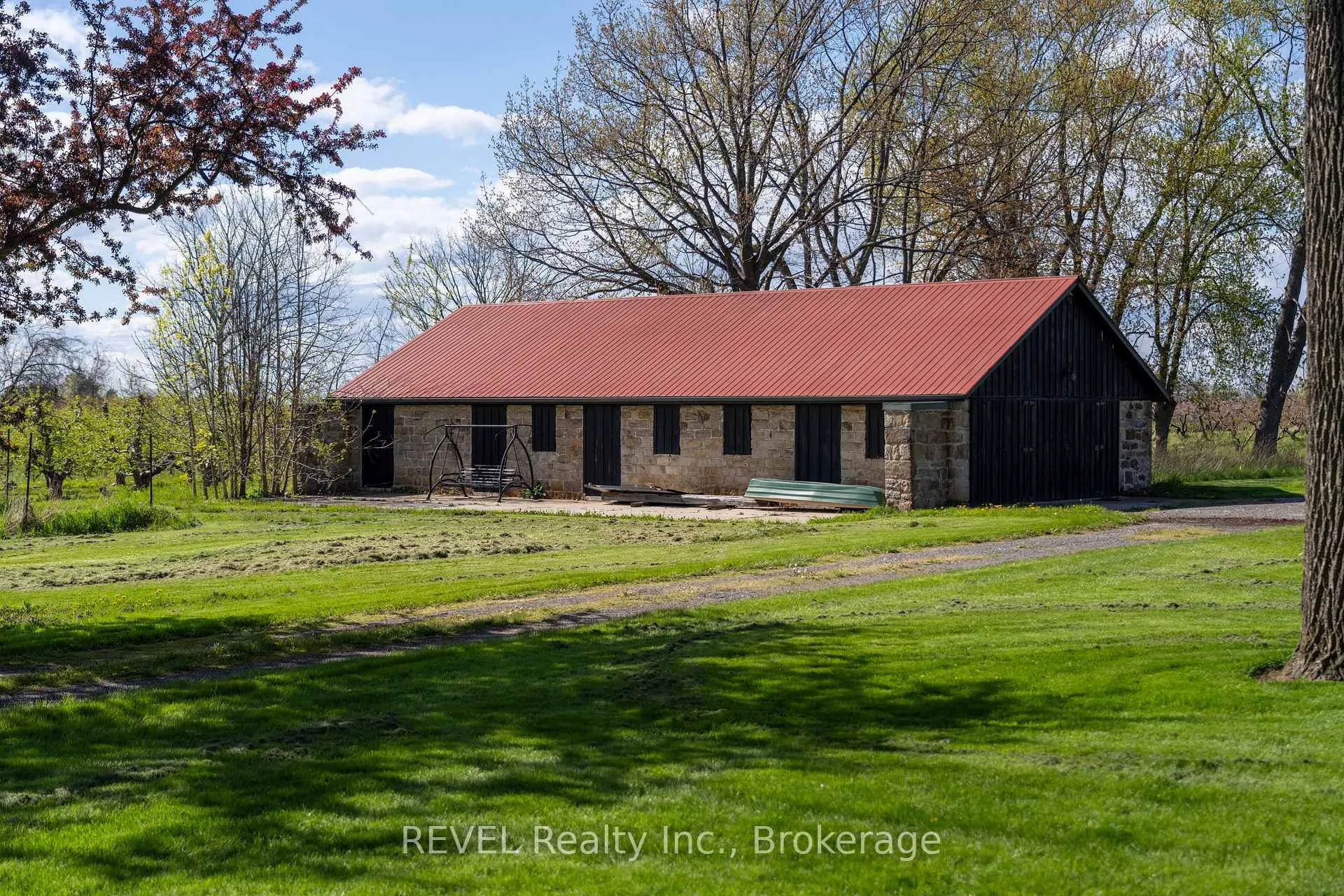 Photo 45 of 4280 Cherry Avenue, Lincoln, Beamsville — HOMEH