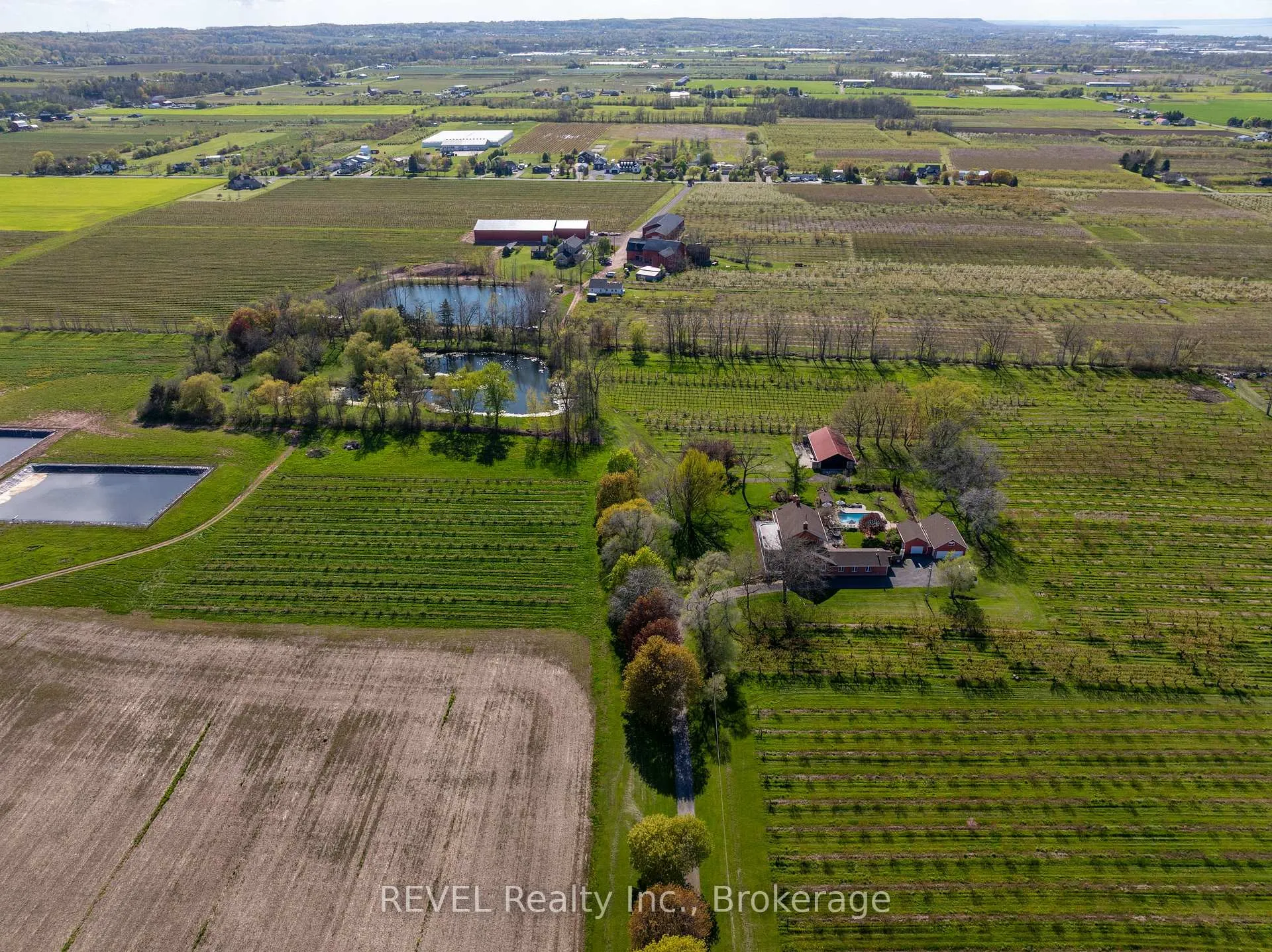 Photo 49 of 4280 Cherry Avenue, Lincoln, Beamsville — HOMEH