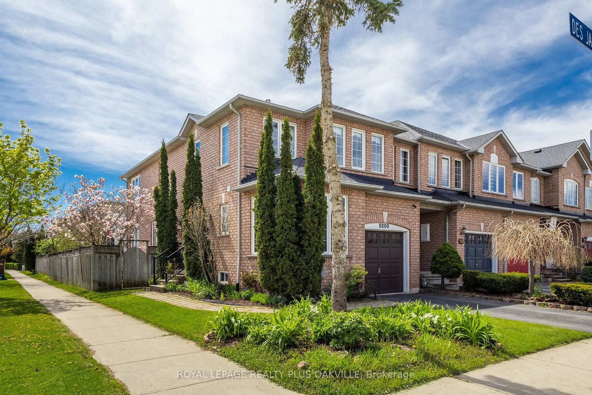 Photo 1 of 5200 Des Jardines Drive, Burlington, Uptown — HOMEH