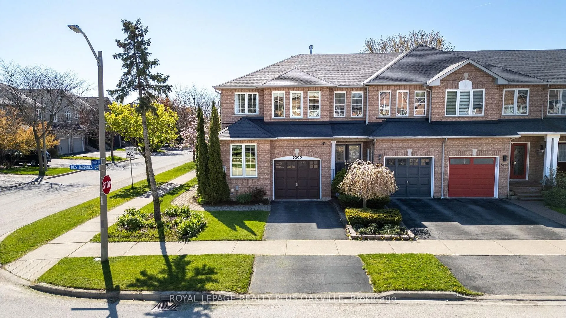 Photo 6 of 5200 Des Jardines Drive, Burlington, Uptown — HOMEH