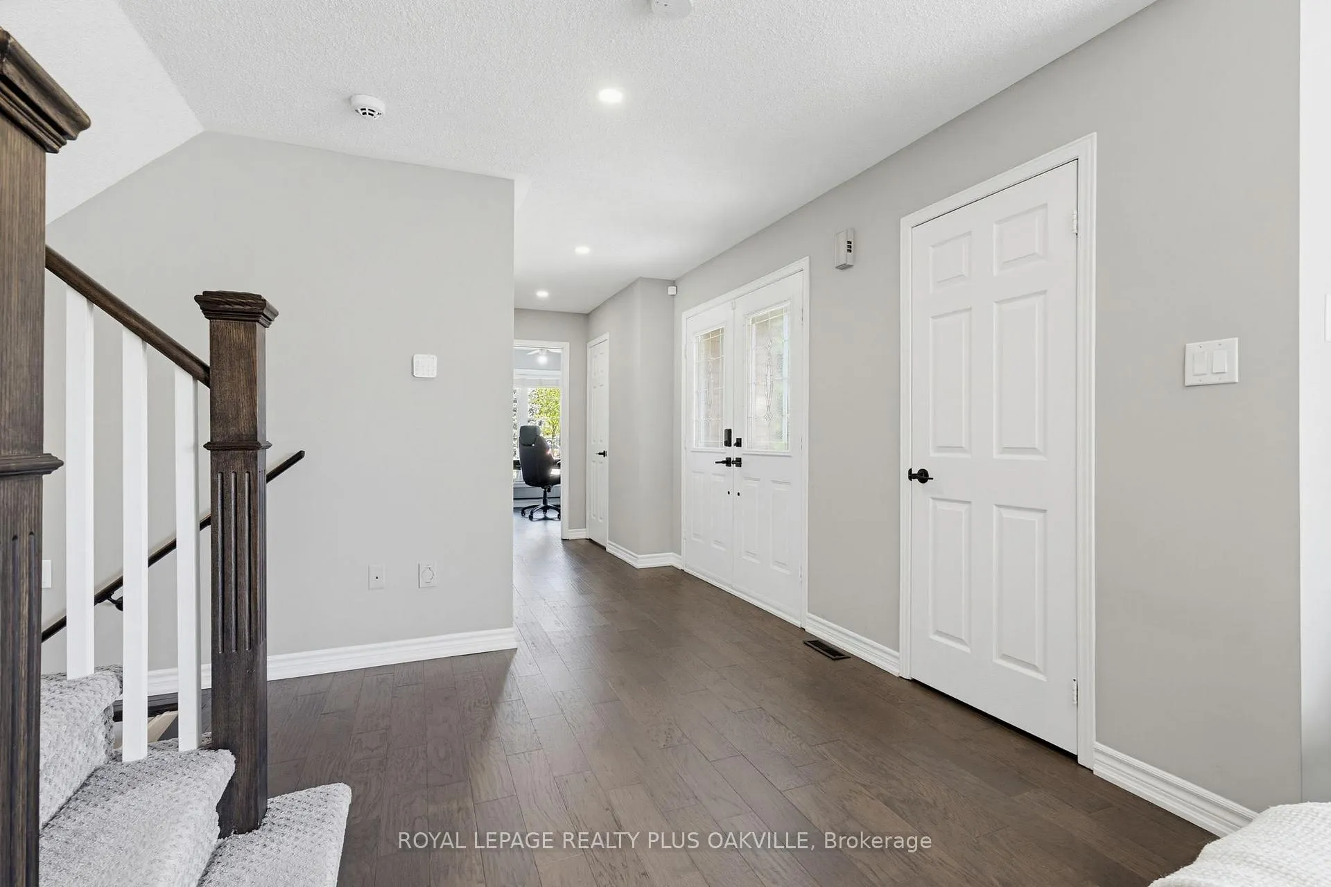 Photo 7 of 5200 Des Jardines Drive, Burlington, Uptown — HOMEH
