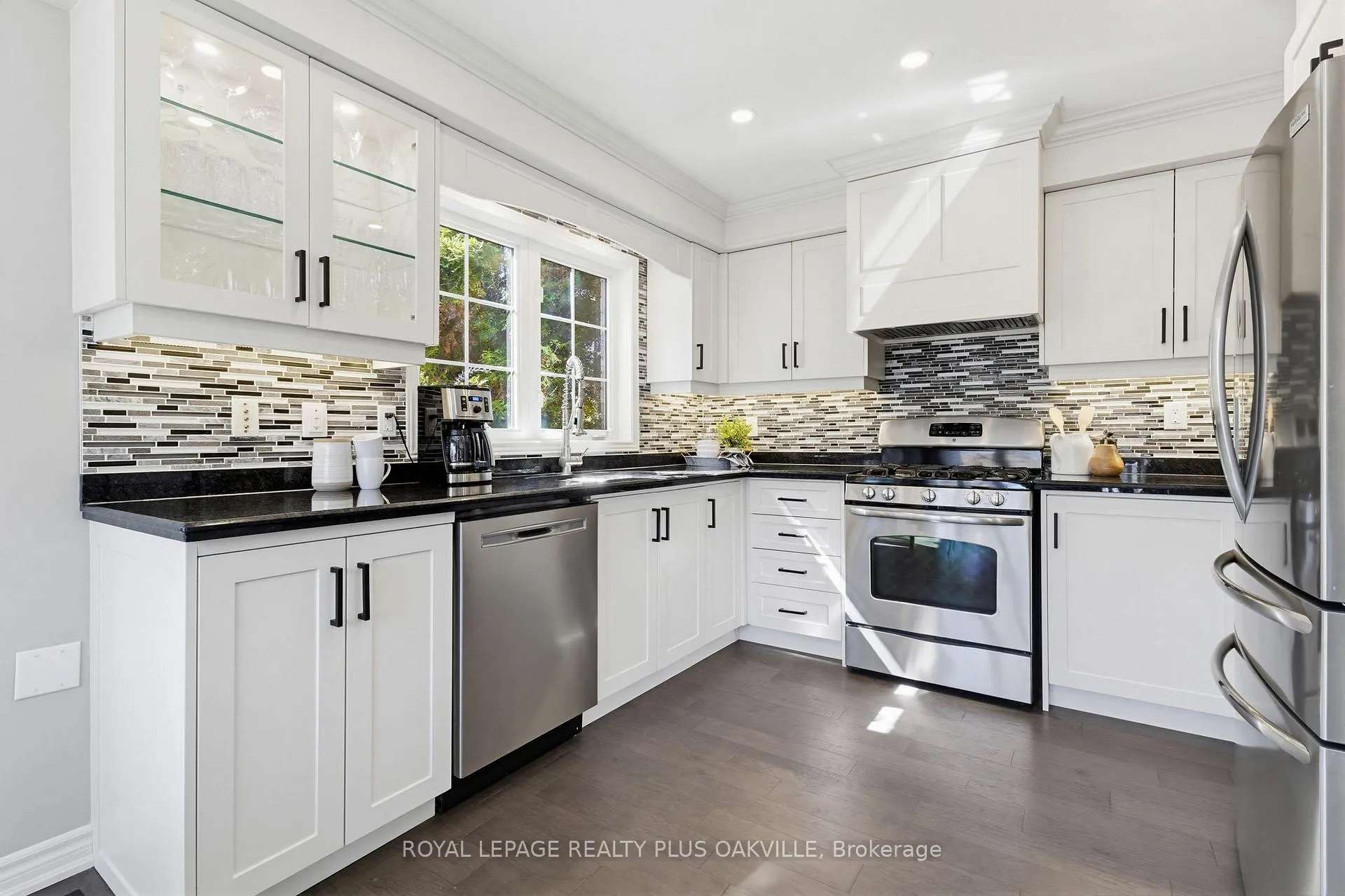 Photo 9 of 5200 Des Jardines Drive, Burlington, Uptown — HOMEH