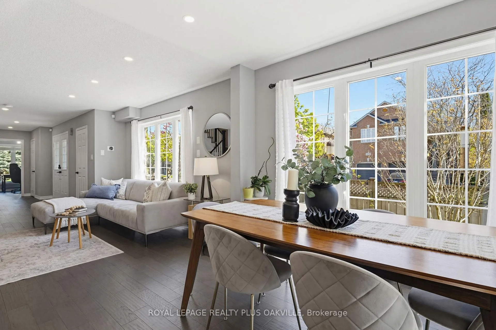 Photo 11 of 5200 Des Jardines Drive, Burlington, Uptown — HOMEH