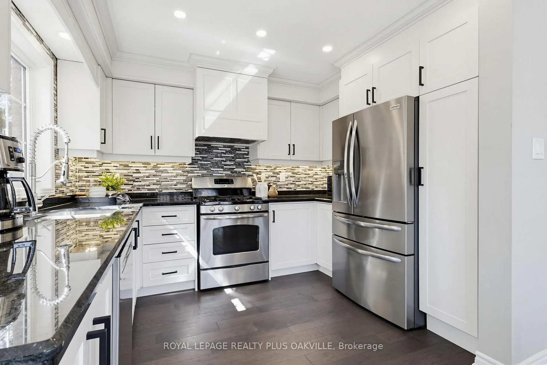 Photo 12 of 5200 Des Jardines Drive, Burlington, Uptown — HOMEH