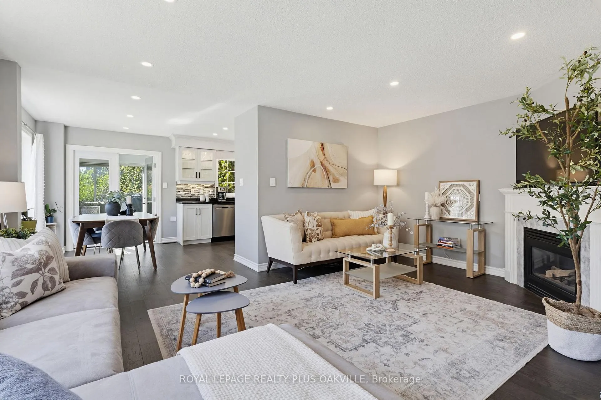Photo 14 of 5200 Des Jardines Drive, Burlington, Uptown — HOMEH
