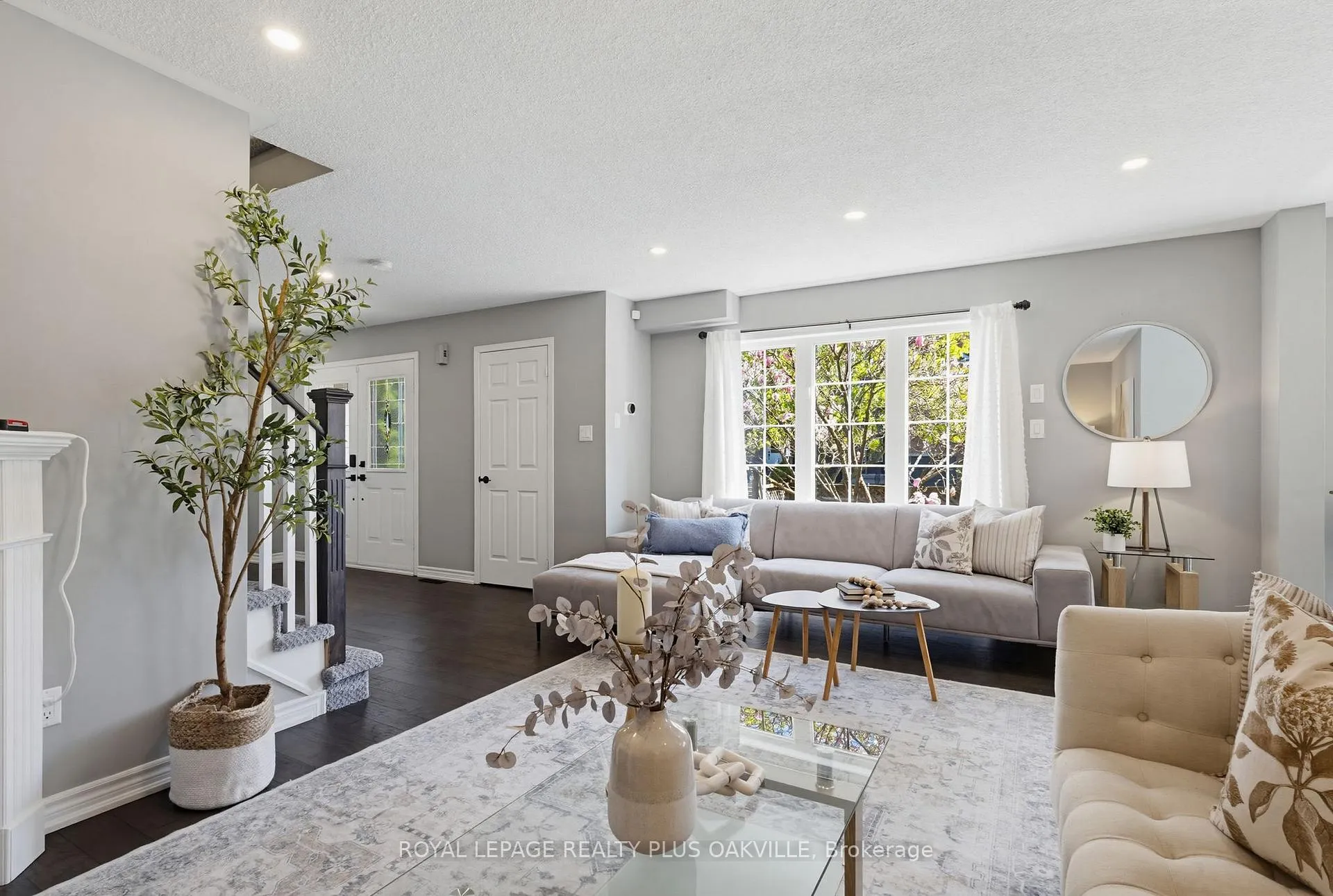 Photo 15 of 5200 Des Jardines Drive, Burlington, Uptown — HOMEH