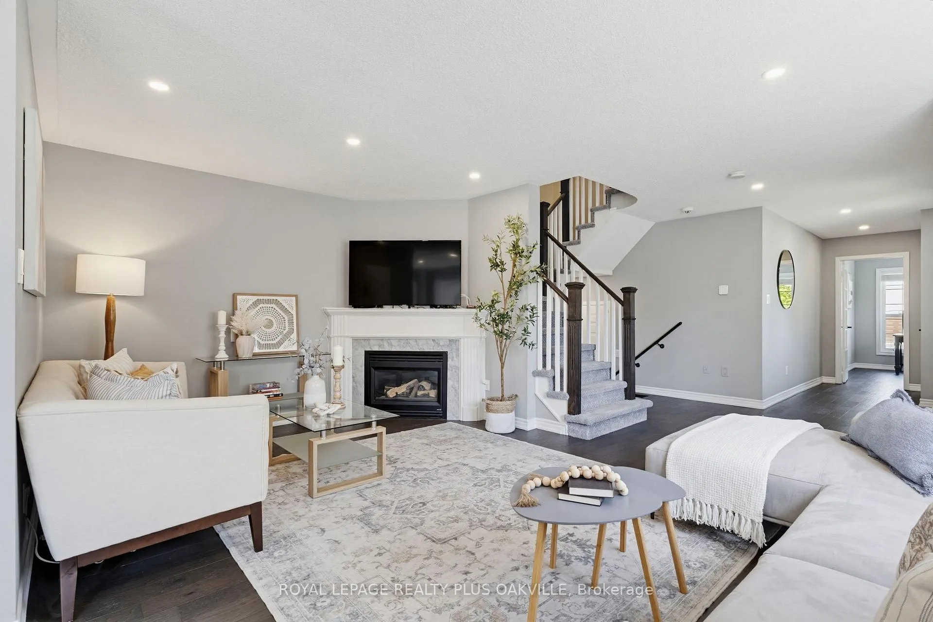 Photo 16 of 5200 Des Jardines Drive, Burlington, Uptown — HOMEH