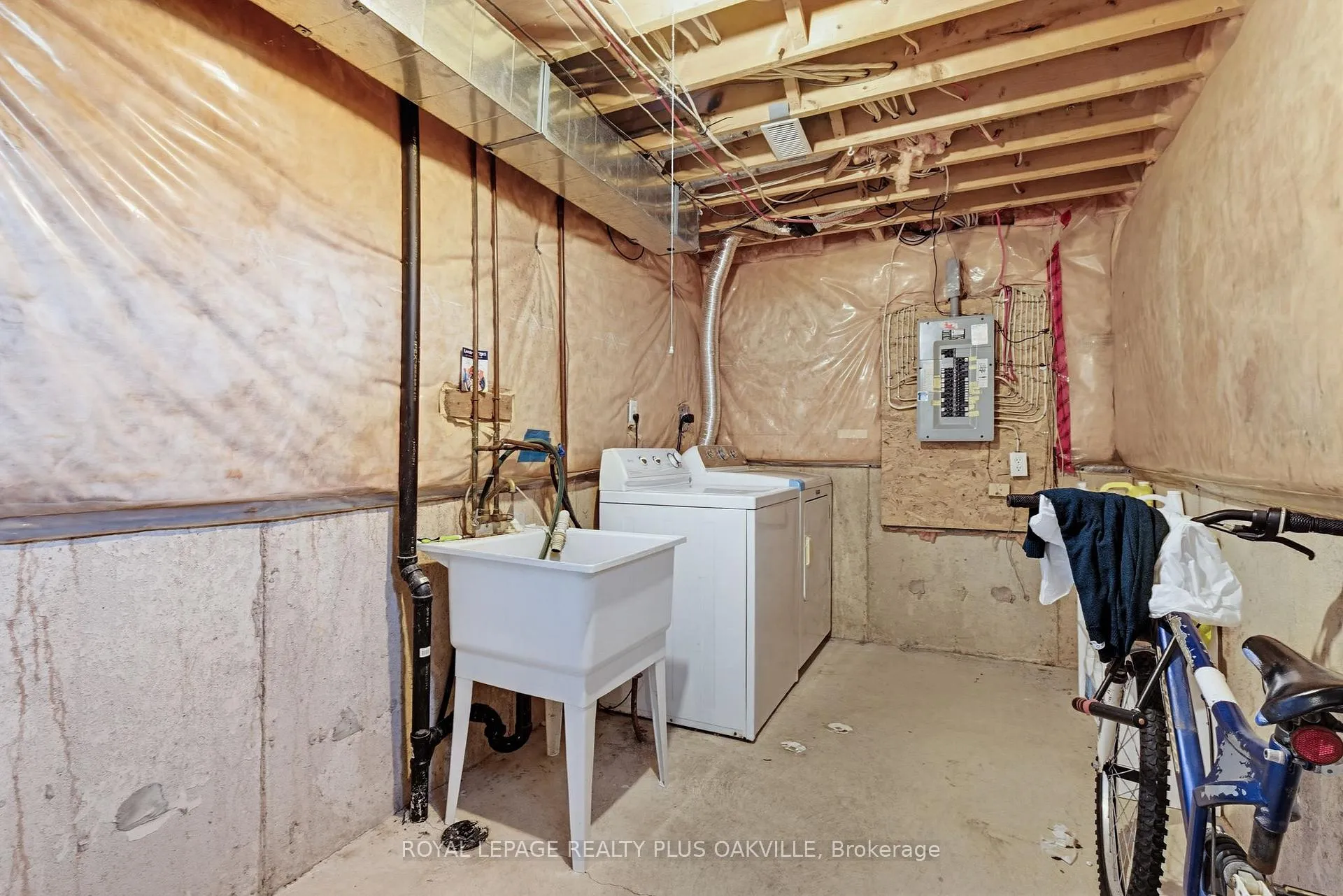 Photo 32 of 5200 Des Jardines Drive, Burlington, Uptown — HOMEH