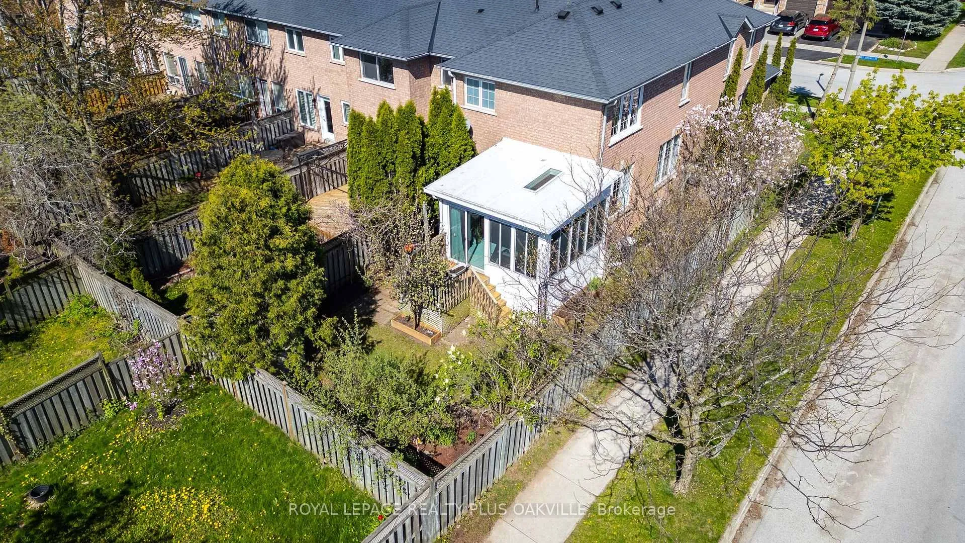 Photo 44 of 5200 Des Jardines Drive, Burlington, Uptown — HOMEH
