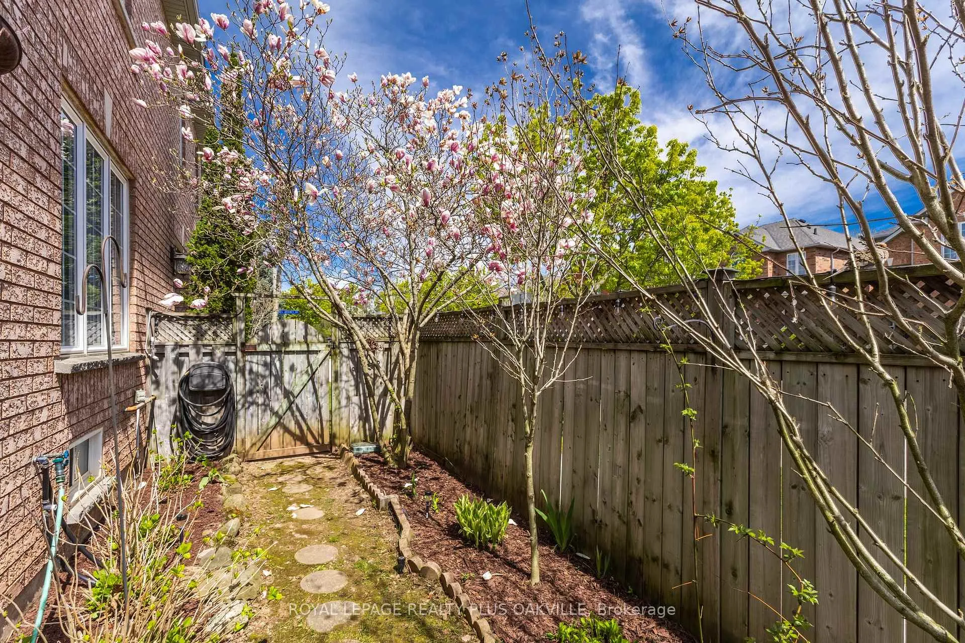 Photo 48 of 5200 Des Jardines Drive, Burlington, Uptown — HOMEH