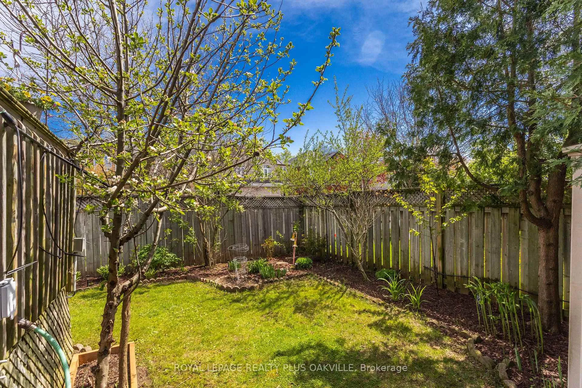 Photo 49 of 5200 Des Jardines Drive, Burlington, Uptown — HOMEH