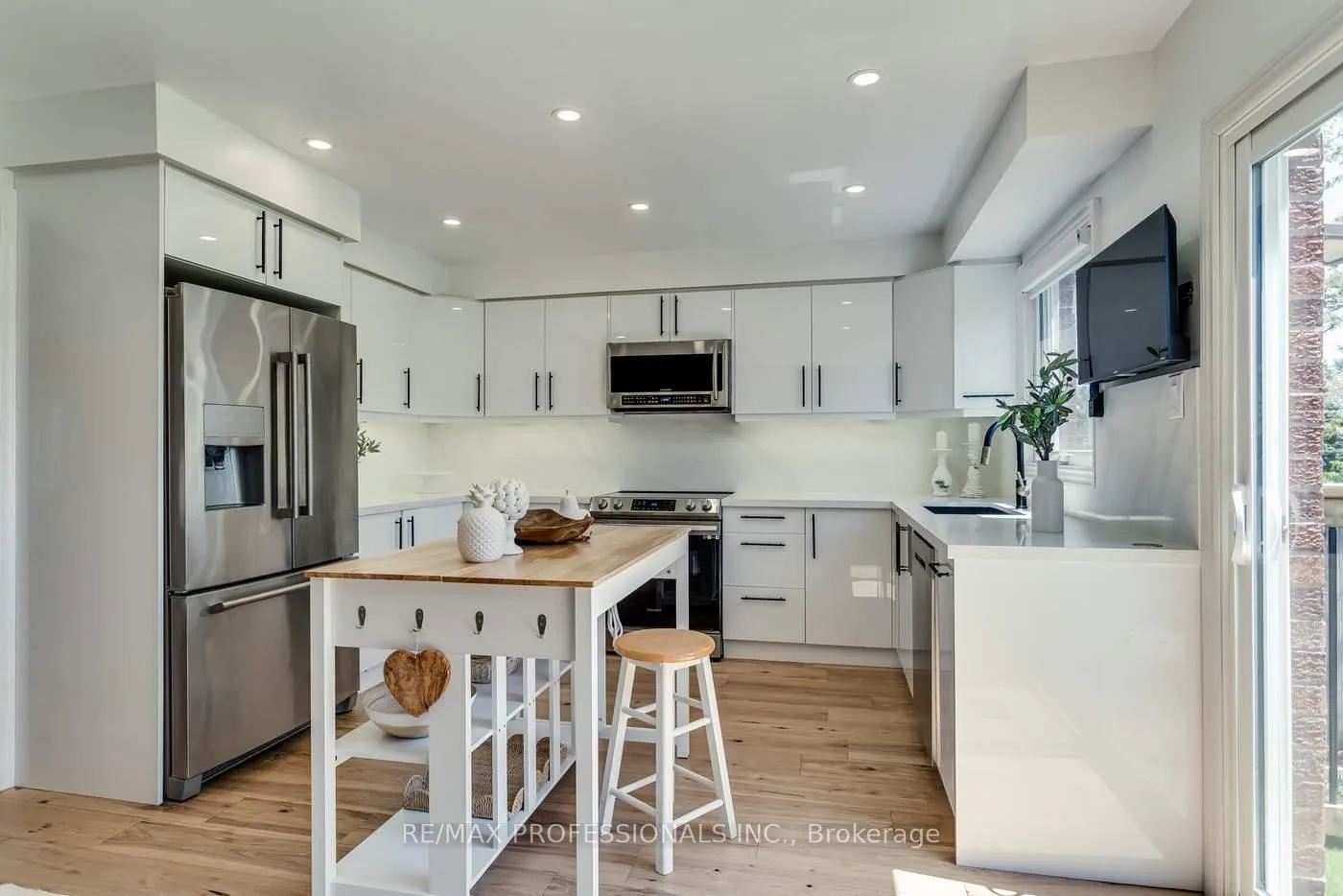 Photo 20 of 32 Heaver Drive, Whitby, Pringle Creek — HOMEH