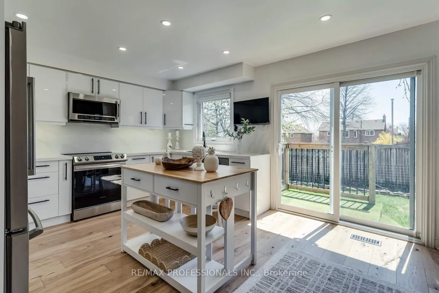 Photo 21 of 32 Heaver Drive, Whitby, Pringle Creek — HOMEH