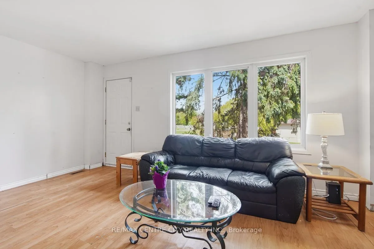 Photo 8 of 565 Griffith Street, London, South K — HOMEH