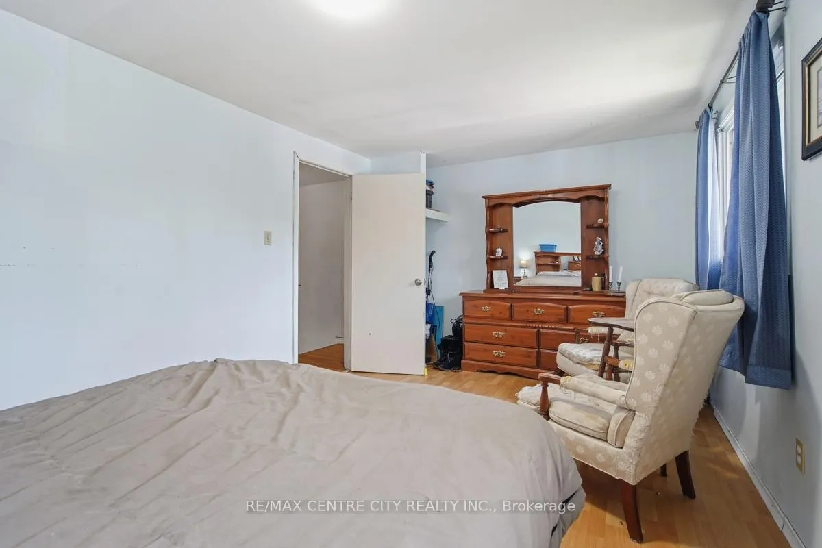 Photo 16 of 565 Griffith Street, London, South K — HOMEH