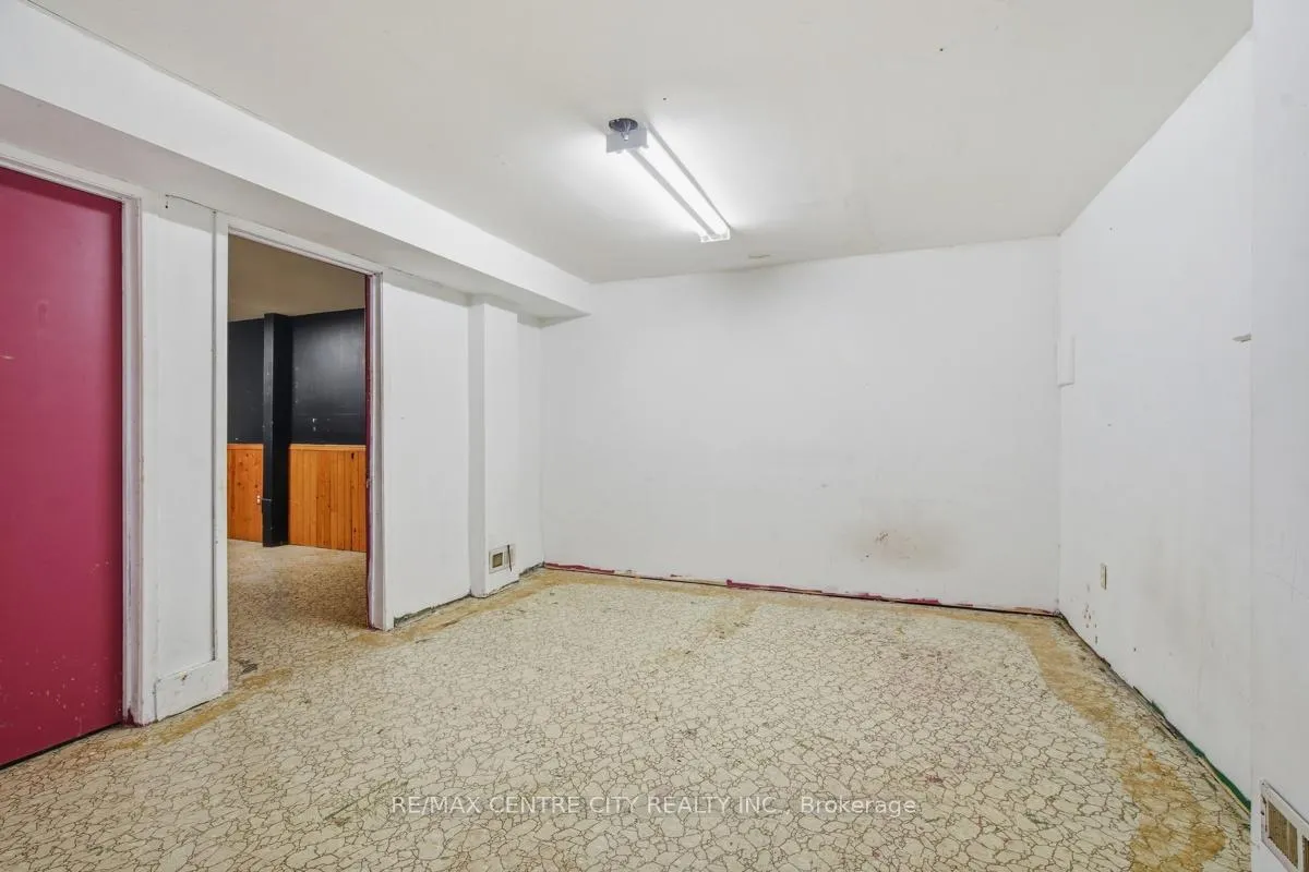 Photo 22 of 565 Griffith Street, London, South K — HOMEH