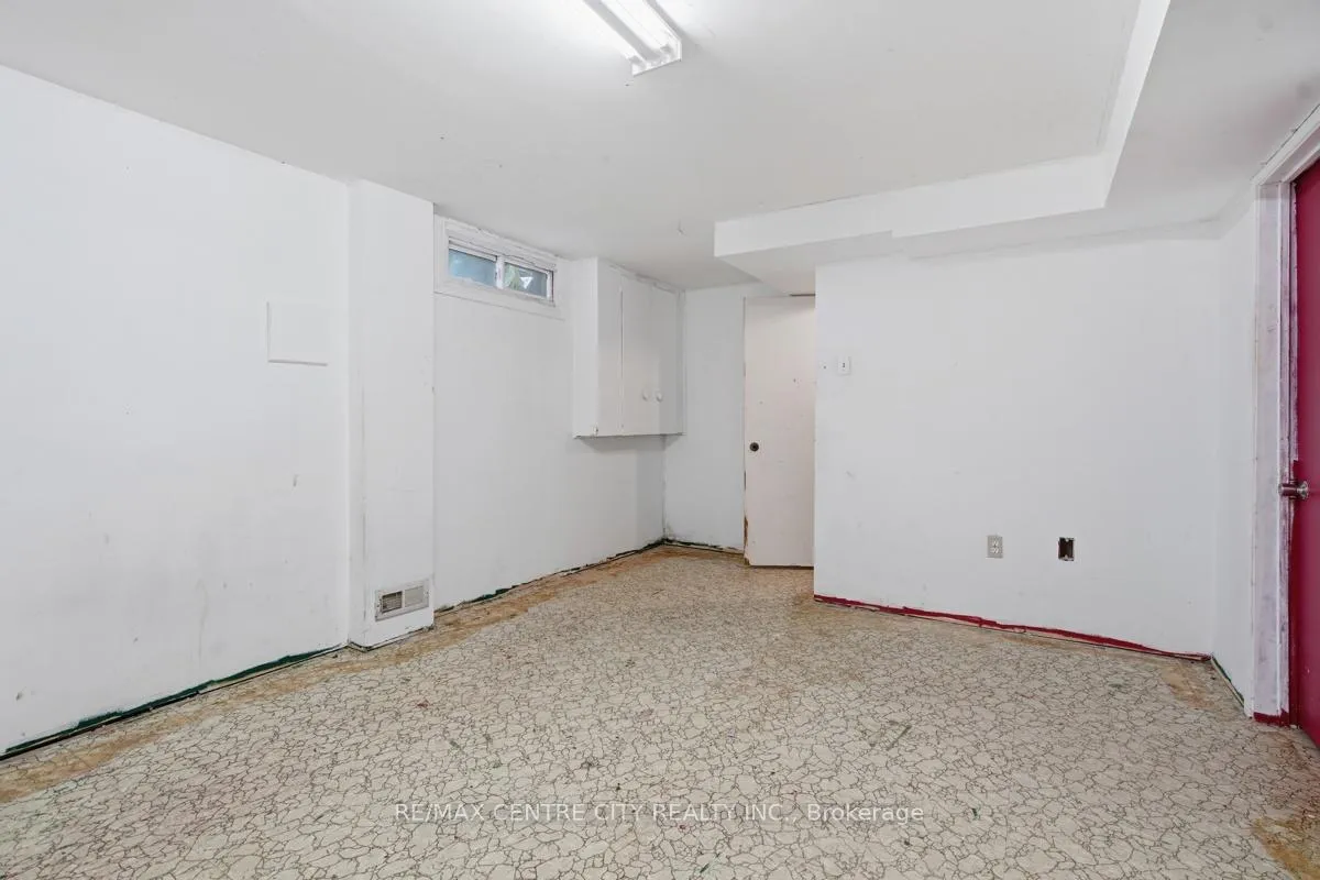 Photo 23 of 565 Griffith Street, London, South K — HOMEH