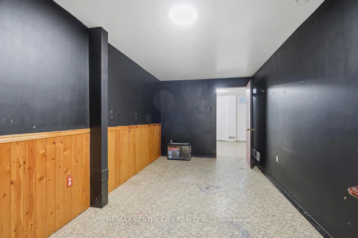Photo 24 of 565 Griffith Street, London, South K — HOMEH
