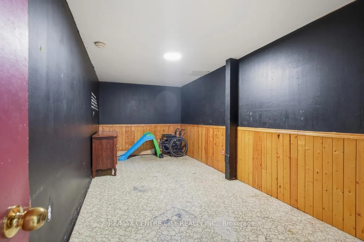 Photo 25 of 565 Griffith Street, London, South K — HOMEH