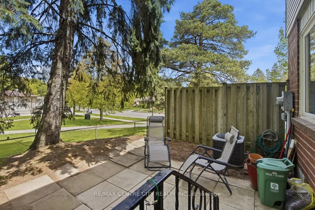 Photo 28 of 565 Griffith Street, London, South K — HOMEH